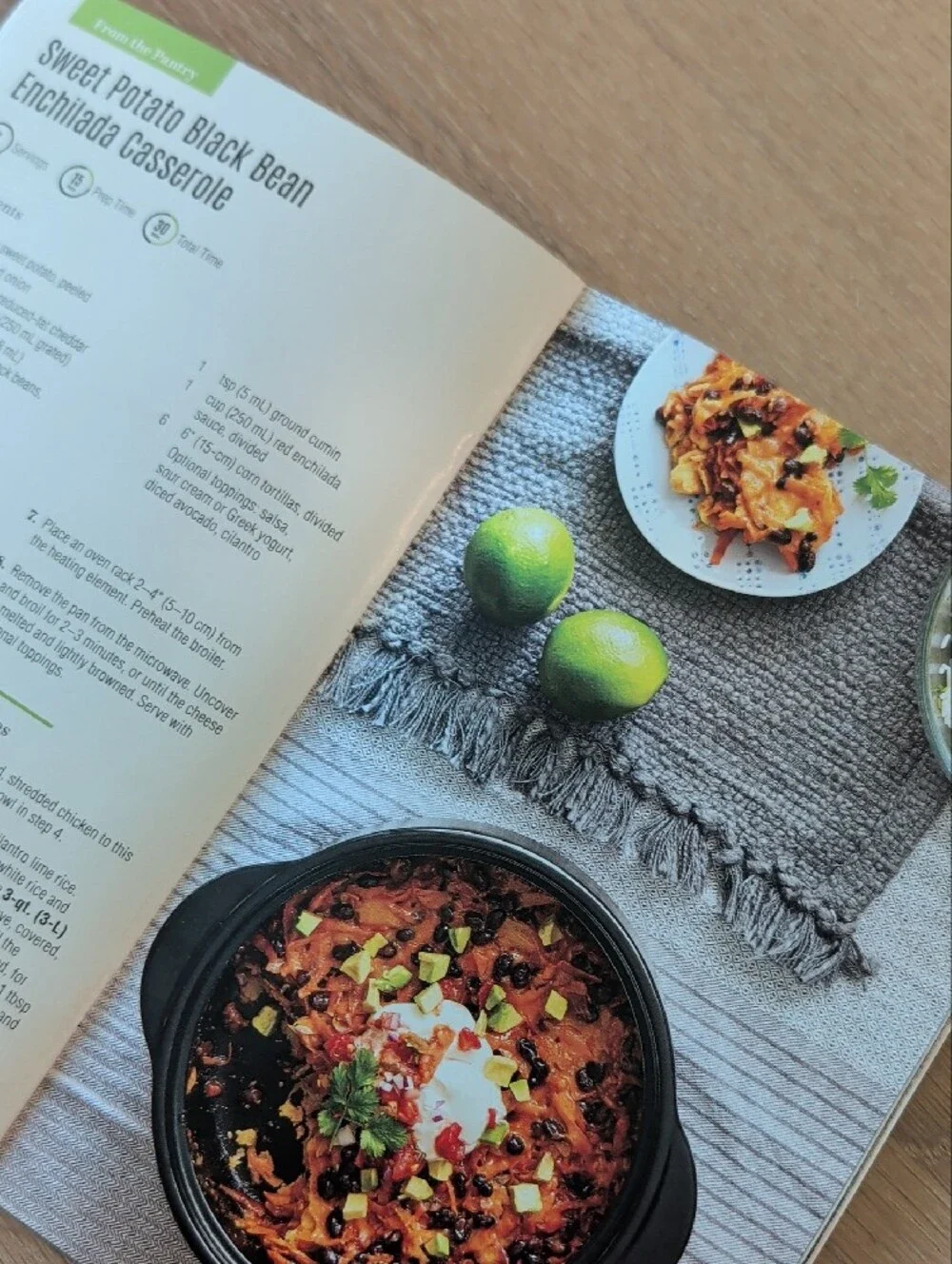 7 Pampered Chef Recipe Booklets.